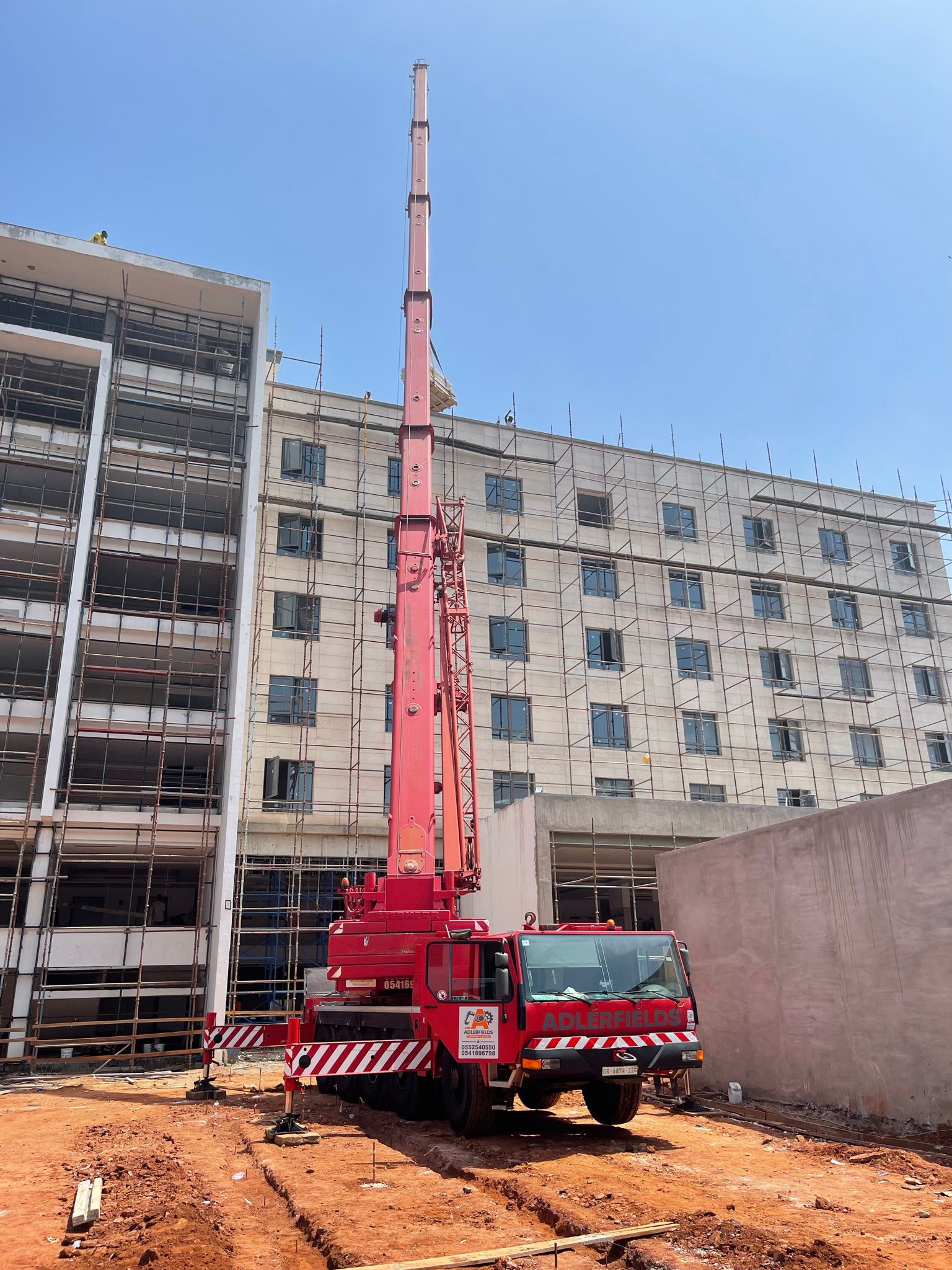 Adlerfields crane deployed at a multi-storey building project