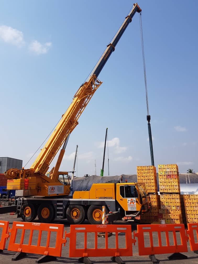 Adlerfields mobile crane supporting an industrial operation